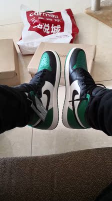 鞋不错，但鞋面实在是太皱了