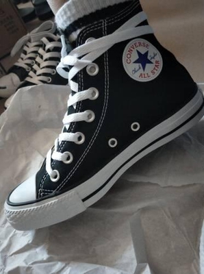 鞋子质量不错 上脚很漂亮 经典 鞋子质量不错 上脚很漂亮 经典