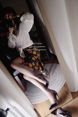 袜子穿上黑色超薄效果很好.包裹性很强.袜子摸起来很丝滑.细腻.穿上身腰设计不闷热.也不卷边.还贴肤.很喜欢. 穿着超舒服而且修饰皮肤 开当特别刺激 ,夜间黑丝 袜子穿上黑色超薄效果很好.包裹性很强.袜子摸起来很丝滑.细腻.穿上身腰设计不闷热.也不卷边.还贴肤.很喜欢. 穿着超舒服而且修饰皮肤 开当特别刺激 ,夜间黑丝