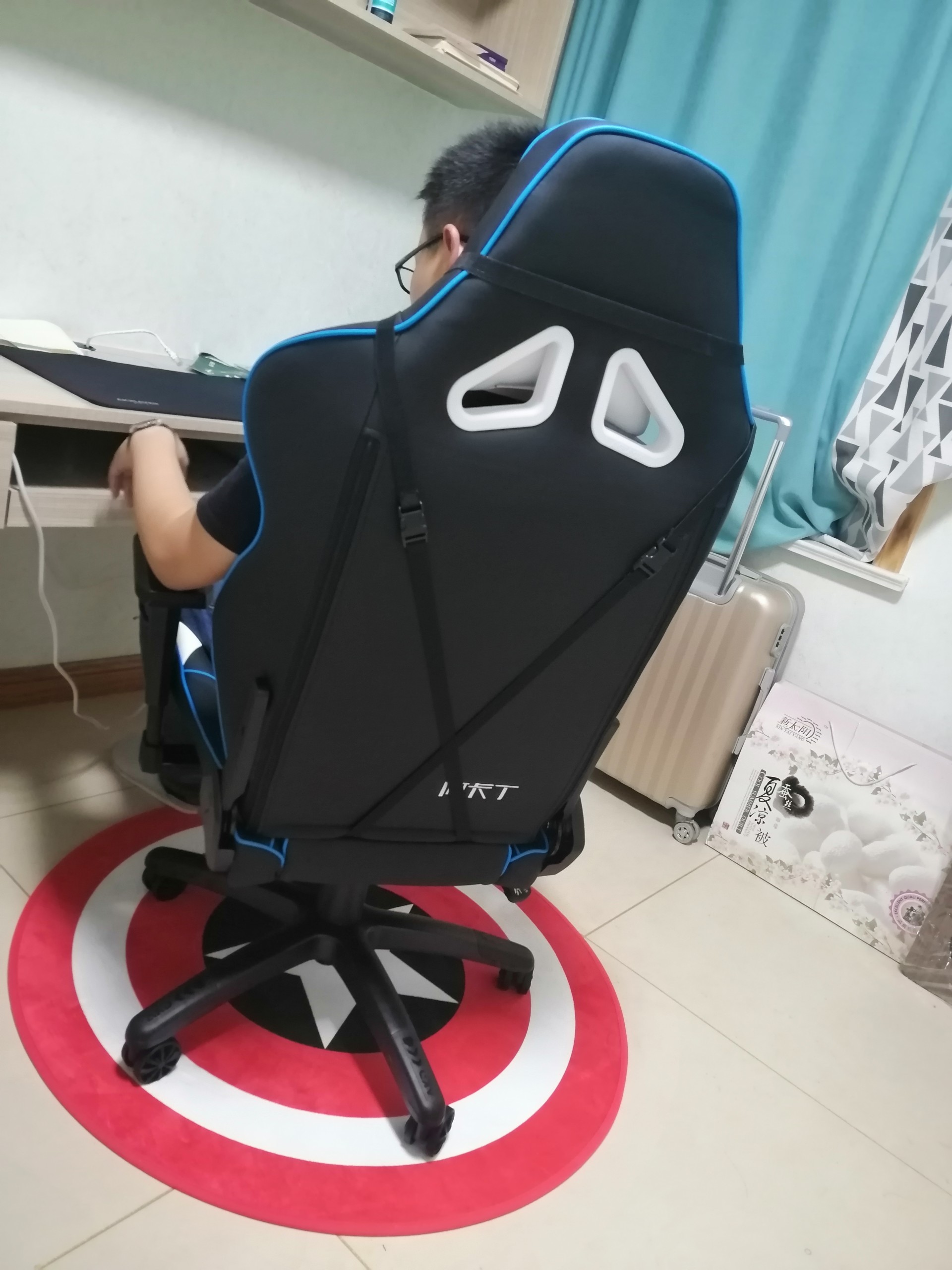 都来吐槽说说阿卡丁电竞椅怎么样？有什么缺点？