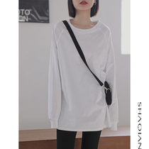 2022 Fall new pure white long sleeves T-shirt Womens loose Lazy Mid-Length of Pure Cotton Beating Undershirt Tide