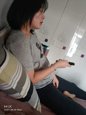 体验客厅用乐佳达YG520投影仪怎么样，到底好不好用，清晰度如何