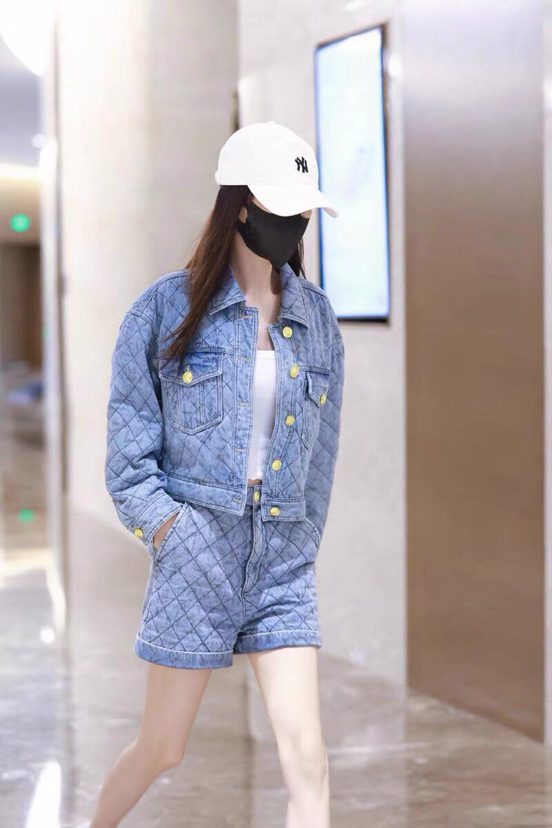 31%(含)-50%(含) 上市年份季节:2021年秋季 本次女装批发商品(明星