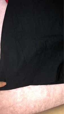 额，四十块钱的买的不值，料子就跟十几块钱的布料一样