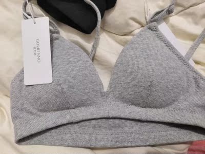 包装的很完美，这是我第5次购买了，一买又是一套加两件，店家还送了一条内内，两款式都喜欢，既舒适又性感😍