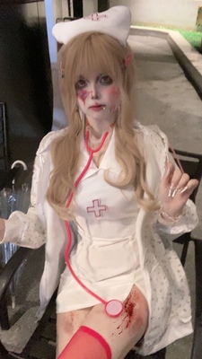 衣服质量很好 有弹力 版型也还挺好的 买来出万圣节的 非常推荐😍😍😍😍