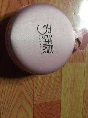 收到后就试穿上了，感觉很舒服挺贴肤的，而且又防滑，聚拢胸型特别好看，迫不及待，拿了礼服试穿了下，很合适，价格很优惠，包装也好看，快递速度很快，很满意的一次购物！赞\(≧▽≦)/赞\(≧▽≦)/