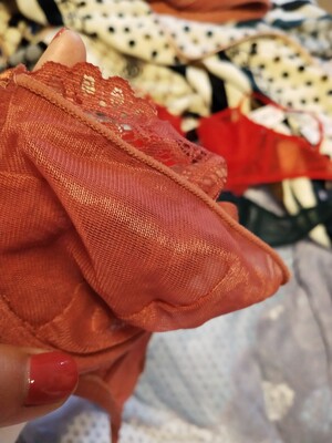 大小合适，到货也快，没什么异味，也没什么色差。穿着也不扎肉，一直习惯穿这种超薄的，没有束缚感，就是感觉自己又长胖了。