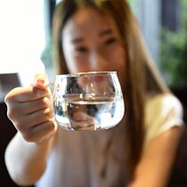 Cute large capacity glass with handle female fresh household transparent drinking water cup creative milk juice flower tea cup