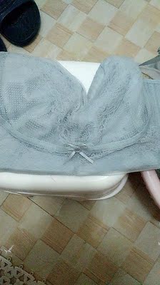 买了好多次了，真的穿起来很舒服，非常喜欢这个牌子的内衣，介绍好多朋友了，都很喜欢，真是一穿就会爱上的内衣。有活动买真是合算，有活动就必须要买哈哈！这次还送了小内裤要是可以指定就更加好了。买了好多次了，真的穿起来很舒服，非常喜欢这个牌子的内衣，介绍好多朋友了，都很喜欢，真是一穿就会爱上的内衣。有活动买真是合算，有活动就必须要买哈哈！这次还送了小内裤要是可以指定就更加好了