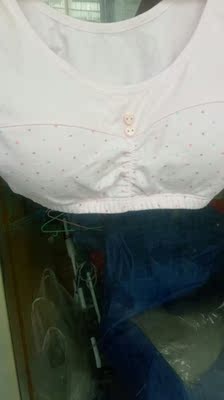 还行 全五星!妻子和丈夫去餐厅吃饭,结账时服务员发现少了一个勺子, 服务员:先生,我们的勺子很贵的,请你按照原价赔偿! 丈夫:真倒霉啊,多少钱? 服务员:餐费五百,勺子三百。 丈夫:给八百块! 妻子:这个餐厅还不错,真好吃,花了多少? 丈夫:八百块呀。 妻子:真贵呀,多亏我给你偷了个勺子。 丈夫:…… 还行 全五星!妻子和丈夫去餐厅吃饭,结账时服务员发现少了一个勺子, 服务员:先生,我们的勺子很贵的,请你按照原价赔偿! 丈夫:真倒霉啊,多少钱? 服务员:餐费五百,勺子三百。 丈夫:给八百块! 妻子:这个餐厅还不错,真好吃,花了多少? 丈夫:八百块呀。 妻子:真贵呀,多亏我给你偷了个勺子。 丈夫:……