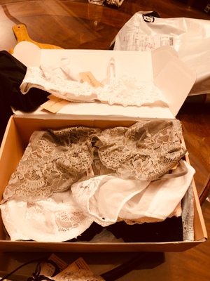 买了快一千块的内衣,实体店只能买两件,旗舰店可以买8件了,非常nice。质量非常好,与卖家描述的完全一致,非常满意,真的很喜欢,完全超出期望值,发货速度非常快,包装非常仔细、严实,物流公司服务态度很好,运送速度很快,很满意的一次购物质量很好,希望更多的朋友信赖.店主态度特好,我会再次光顾的.可不可以再便宜点.我带朋友来你家买。不好意思评价晚了,非常好的店家,东西很欢!买来这个是送人的她很喜欢卖家的贴心让我感到很温暖。很热情的卖家,下次还来希望下次还有机会合作祝你生意兴隆质量非常好真出乎我的意料包装非常仔细非常感谢。祝生意兴隆!! 买了快一千块的内衣,实体店只能买两件,旗舰店可以买8件了,非常nice。质量非常好,与卖家描述的完全一致,非常满意,真的很喜欢,完全超出期望值,发货速度非常快,包装非常仔细、严实,物流公司服务态度很好,运送速度很快,很满意的一次购物质量很好,希望更多的朋友信赖.店主态度特好,我会再次光顾的.可不可以再便宜点.我带朋友来你家买。不好意思评价晚了,非常好的店家,东西很欢!买来这个是送人的她很喜欢卖家的贴心让我感到很温暖。很热情的卖家,下次还来希望下次还有机会合作祝你生意兴隆质量非常好真出乎我的意料包装非常仔细非常感谢。祝生意兴隆!!