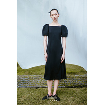 TUYUE Tu Moon Designer Black Square Collar Dress Autumn Crew Bubble Sleeve High Waist Paper Man Dress Long Dress