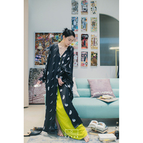 (Fashion Week) Painted Moon Design Show Moon Printed Disc Buckle Chinese Wind Jacket Black Satin Face Lantern Sleeve Hanfu