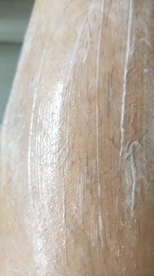 第一次购买，没有等到晚上就试了试效果，没有想到这么好，不是想象的那么疼，居然什么感觉都没有。真的好用。用完之后皮肤滑滑，真心很好。