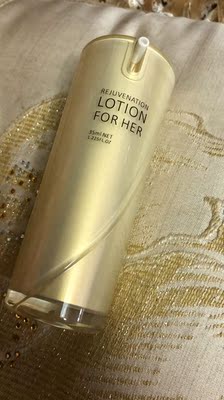 我是洗完澡后才涂的，刚开始效果还不是那么的明显，大概是半瓶以后，效果就慢慢看出来了，乳晕黑色部分在慢慢的变淡，变粉呢，不错的一款产品