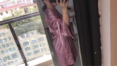 料子很舒服，颜色也很喜欢哈哈哈