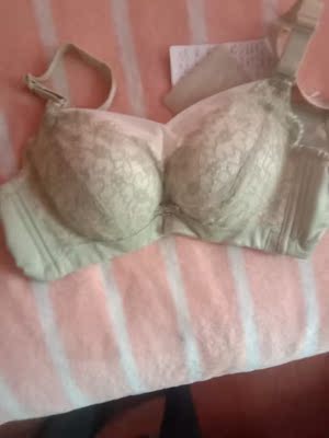 颜色没有色差这己经第二个回头了，可见真心不错，是我一直想找！😃😃😃😃