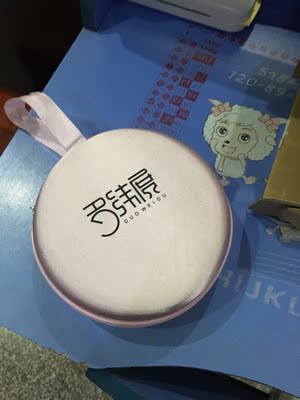 宝贝收到很喜欢，物流很给力。试穿了下，很服贴。穿了一天也不容易掉，而且卖家服务态度也超好。下次有需要，还会继续光顾哈哈哈。真的非常喜欢。