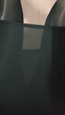 上身性感到不行，搔首弄姿很惹火，必须的五星