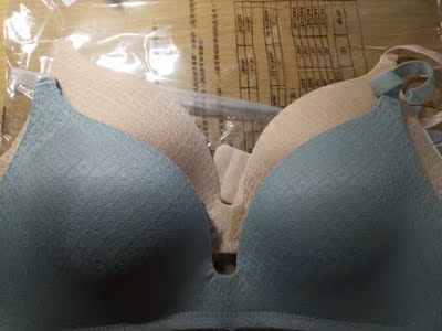 第二次买这家店的，内衣很和贴，会回顾的