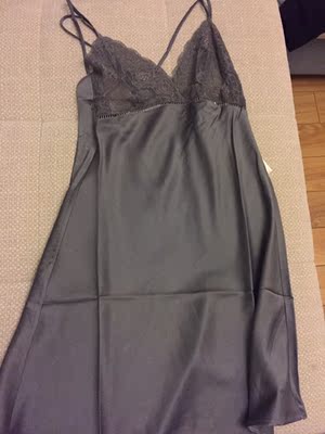 晚上照的,有些色差,但是还好,也能接受,盒子拿到的时候都有些压变形了,还好里面是完整的,质量还行,也就值这个价吧 晚上照的,有些色差,但是还好,也能接受,盒子拿到的时候都有些压变形了,还好里面是完整的,质量还行,也就值这个价吧