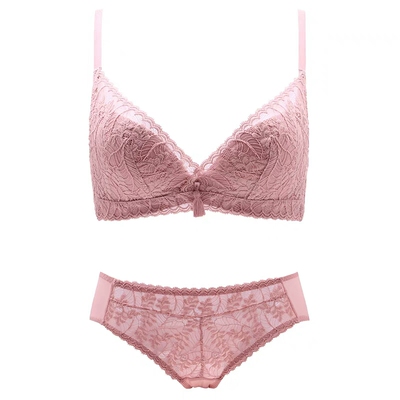 内衣不错,款式漂亮,手感也很好,穿在身上也很舒服,会回购的 内衣不错,款式漂亮,手感也很好,穿在身上也很舒服,会回购的