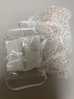 很好看的内衣，穿着也很舒服，样子好看，下次可以买个其他颜色试试