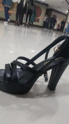 好看，是适合我的鞋子，性价比可以