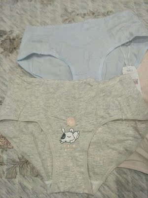 质量不错，面料细腻柔软，弹性好，穿上很舒服，没有异味，价格实惠，非常喜欢满意。