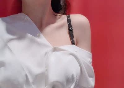 真的有用啊，内衣现在已经变得紧紧的了，现在穿衣服文胸不会再有空隙了，不同于其他的丰胸产品，味道很难闻，而效果真不是瞎吹的，每天坚持使用涂抹按摩胸部，照这个情况继续下去，很有可能就升杯，能有这样的效果很不错哦，我相信最后会有好收获的，太开心了