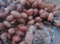 Yunnan rural natural non-polluting five grains 2000 meters of alpine red beans without pesticides planted in corn fields