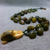 Xinjiang Gobi desert strange stone Green Meridian agate necklace Gobi agate raw stone raisin agate