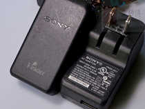 Global voltage business trip good product: Sonny e-book original USB charger 5V 1 5A