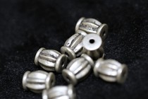 925 silver made of old Tibetan Buddhist pearl accessories Recarved prismatic barrel bead pair holes with 1 15cm diameter of 0 9cm 9cm