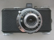 American-made Spartus 35F side-axis camera 450 packs fast