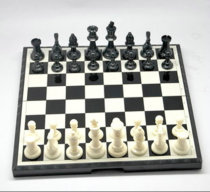 Forerunner B-9 Chess Magnetic Folding Box Chess suit Large Number of Dense Amines Chess special price
