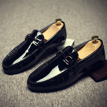 Mens winter new lacquer leather bean shoes mens 100 hitchhiking leather 100 hitchhiking shoes Han version Trend bright face mens shoes leather shoes