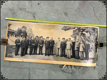 Old Top Ten decorated after Mao Tse-tung and they talk about the founding of the nation