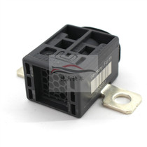 Suitable for Audi A4L A5 A6L Q5 battery overload protection Automatic circuit breaker power-off switch protection