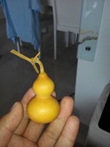 Natural hand twist hand play to send base small gourd
