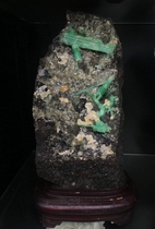 Geological and rock teaching mineral specimens Crystal strange stone head fine natural emerald white tungsten raw ore ornaments