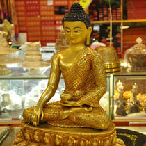 Nepal all gilded Sakyamuni Buddha statue red copper all gilt Sakyamuni Buddha statue is one foot high
