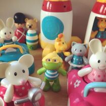 Mitmon baby pacifies toy bear car space rocket Mickey zebra trailer learning walk train ELC