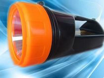 Yani YN745 high light LED waterproof searchlight patrol light rechargeable flashlight long spot light 5W