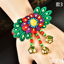 Batch Direct Sales National Wind Bouquet Bracelet Lijiang Cloth Art Embroidered Hand Chain Bell Bell Small Flower Ornaments handdecorated Guilin