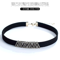 Short paragraph lock bone chain black neck with woman neck necklace lock color neck chain European and American fashion 100 Ornament Lovers Gift