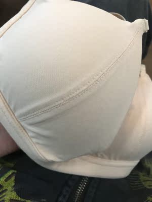 用了一段时间 忍不住回来追评一下 真的特别舒服 透气排汗 贴身不紧绷 还好买了两件可以换洗着穿 不然都舍不得换下来 感觉终于选对了内衣 实力推荐！