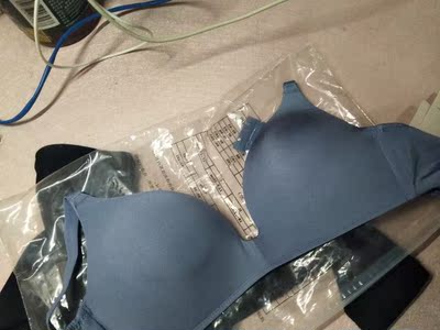 特别薄舒服啊，跟室友买的