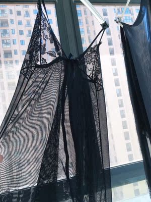 衣服很好看，质量也不错，穿着很舒服，超级性感，洗了晾了有点掉色，总体不错👍